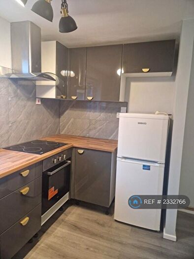 3 Bedroom Flat To Rent In Randolph Close, Leamington Spa, CV31