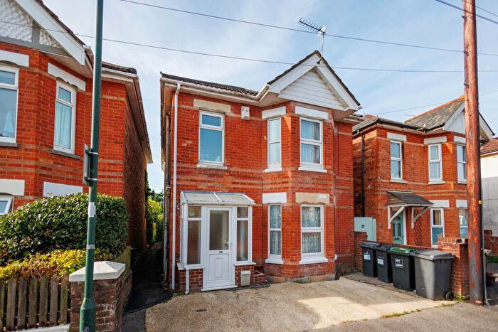 5 Bedroom House To Rent In Hankinson Road, Bournemouth, BH9