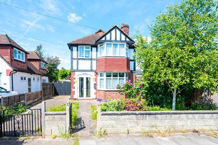 3 Bedroom Detached House For Sale In Turner Road, New Malden, KT3