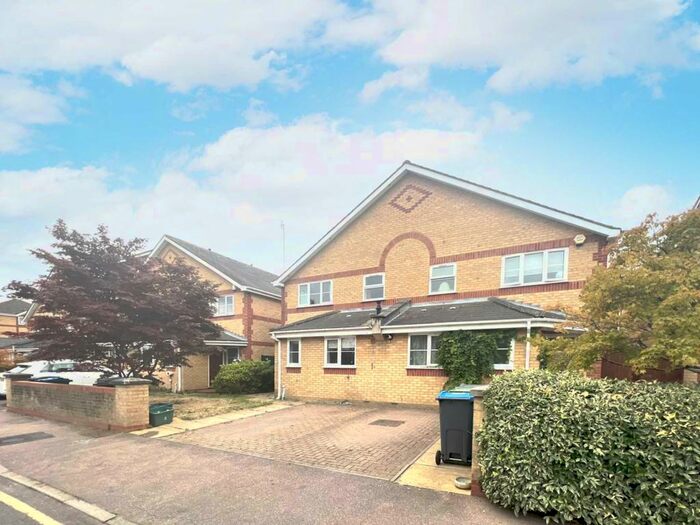 3 Bedroom Semi-Detached House To Rent In Mill Place, Kingston Upon Thames, KT1