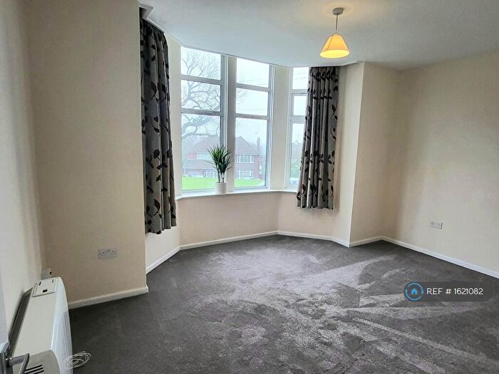 2 Bedroom Flat To Rent In Oakley House, Bromsgrove, B60