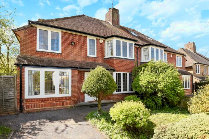 4 Bedroom Semi-Detached House To Rent In Townsend Drive, AL3