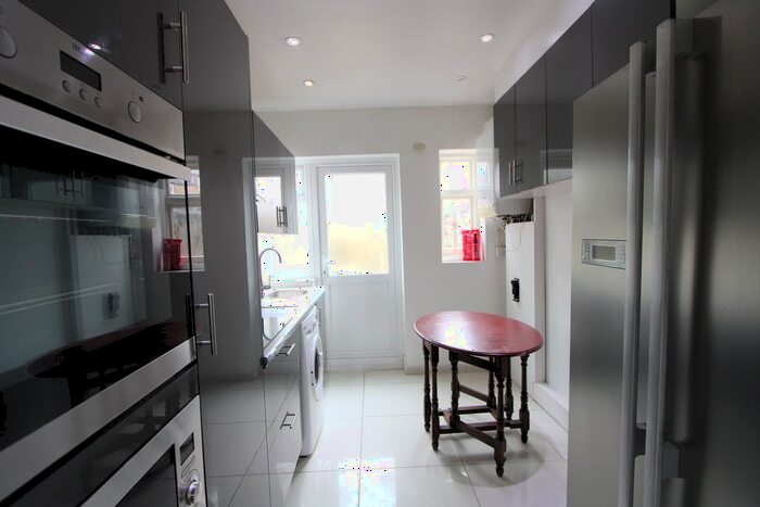 4 Bedroom Terraced House To Rent In Holdernesse Road, London, SW17
