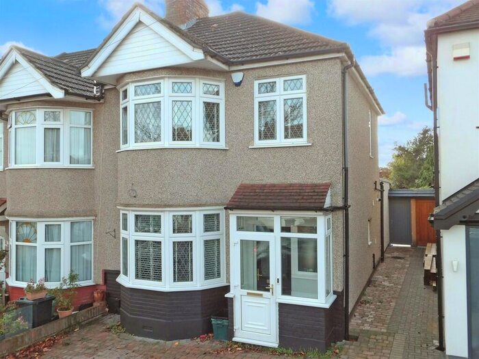 3 Bedroom Semi-Detached House To Rent In Hawthorn Road, Buckhurst Hill, IG9
