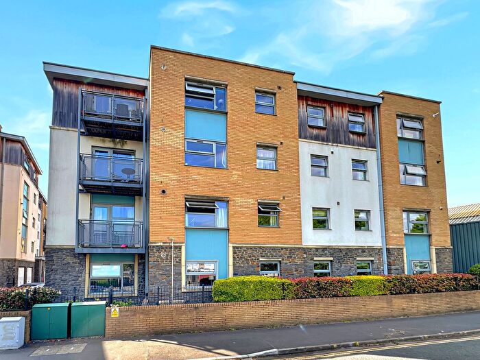 3 Bedroom Flat For Sale In Talavera Close, Bristol, BS2