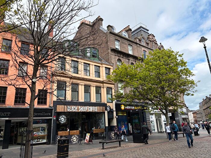 2 Bedroom Flat To Rent In High Street, Dundee, DD1