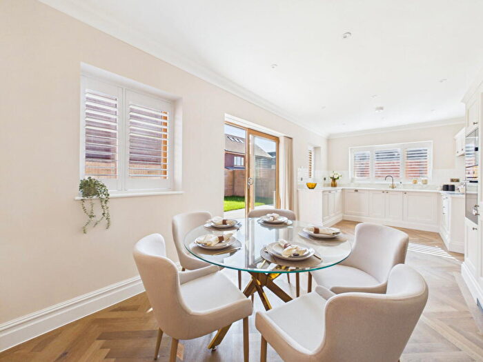 3 Bedroom Detached House For Sale In Ashmere Drive, Grove Road, Upper Halling, Rochester, ME2