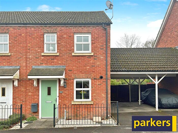 2 Bedroom Semi-Detached House For Sale In Damson Drive, Mortimer, RG7