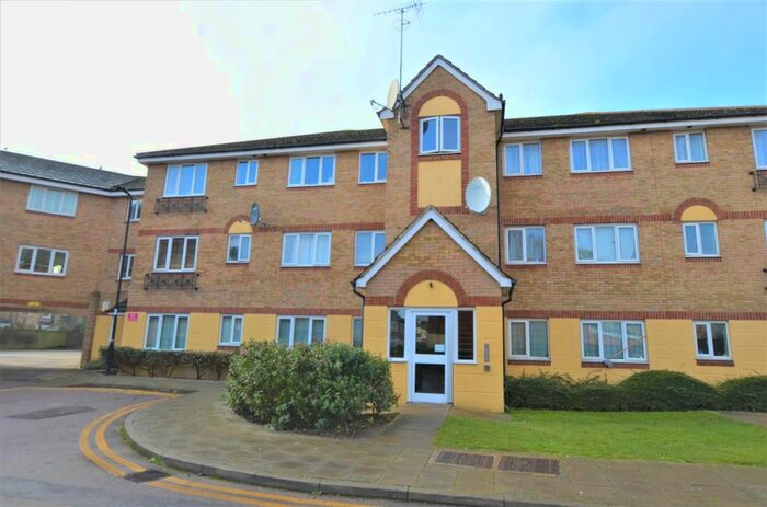 2 Bedroom Flat To Rent In Leopold Road, London N18