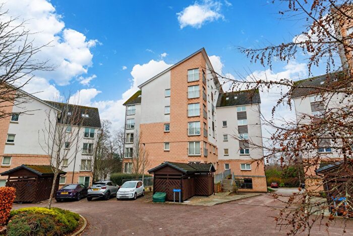 2 Bedroom Flat To Rent In Shaw Crescent, Aberdeen, AB25