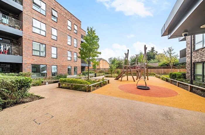 2 Bedroom Flat To Rent In Earl Haig Close, Hounslow, TW4