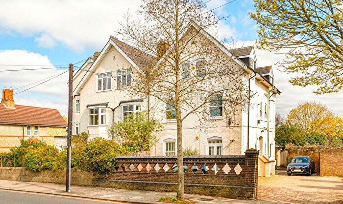 1 Bedroom Flat To Rent In Waldegrave Road, Teddington, TW11