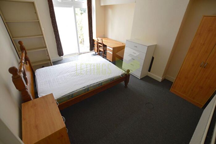 3 Bedroom Semi Detached House To Rent In Greenhill Road, Clarendon Park, LE2