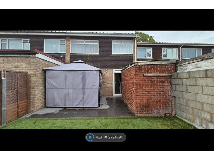 3 Bedroom Terraced House To Rent In Theydon Gardens, Rainham, RM13