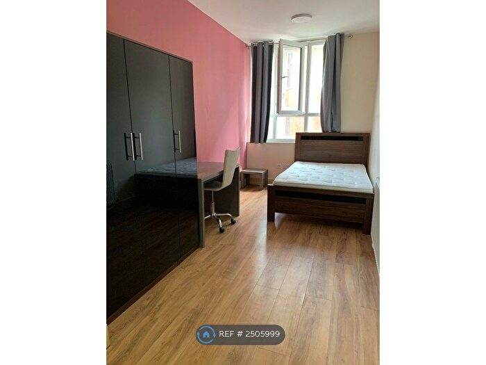 2 Bedroom Flat To Rent In Cobourg Street, Manchester, M1