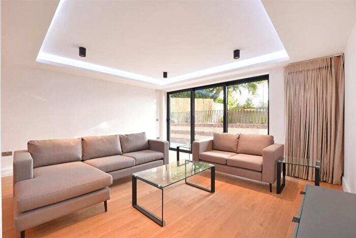 2 Bedroom Apartment To Rent In Dore Road, Sheffield, S17