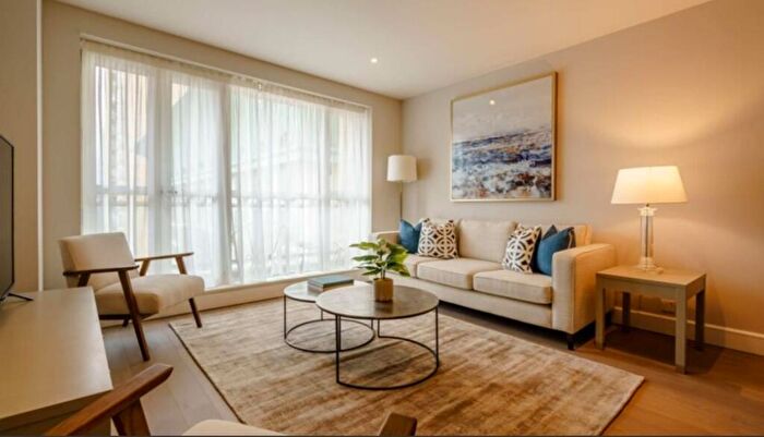 2 Bedroom Flat To Rent In Circus Apartments, Westferry Circus, London, E14
