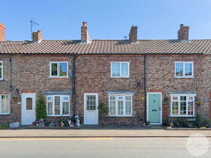 2 Bedroom Terraced House For Sale In Stainthorpes Row, South Otterington, DL7