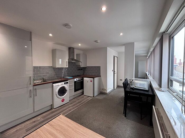 1 Bedroom Flat To Rent In South Street, Hull, HU1