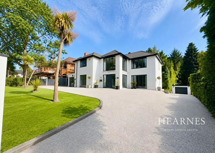 4 Bedroom Detached House For Sale In Elgin Road, Talbot Woods, Bournemouth, BH4