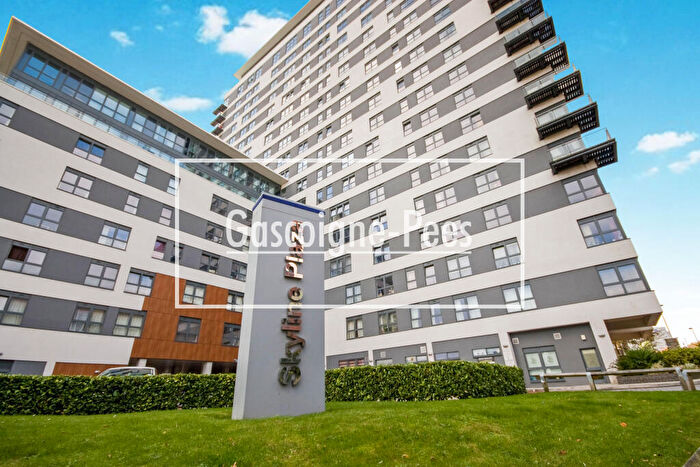 1 Bedroom Flat To Rent In Skyline Plaza, RG21