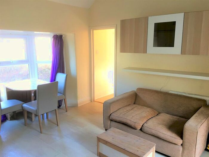 1 Bedroom Flat To Rent In Cliff Terrace, Aberystwyth, SY23