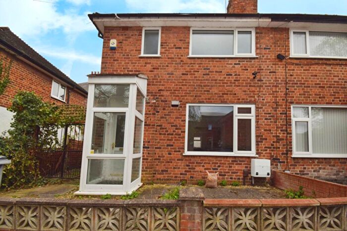 3 Bedroom Semi-Detached House To Rent In St Pauls Close, Rock Ferry, CH42