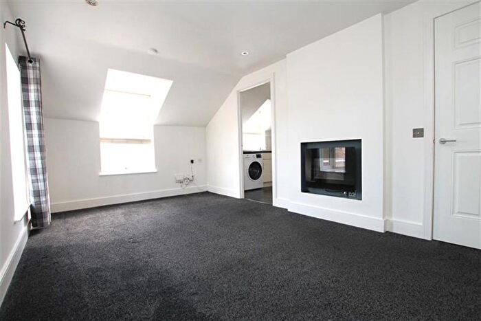 1 Bedroom Flat To Rent In Nicholson Court, HU16