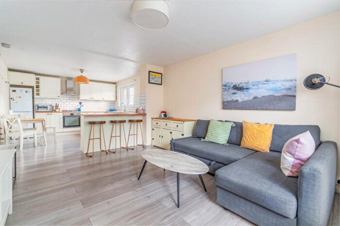 2 Bedroom Flat To Rent In Henderson Drive, St. John's Wood, London, NW8