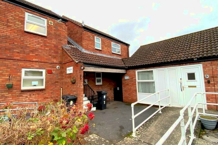 1 Bedroom Flat To Rent In Martins Close, BS15