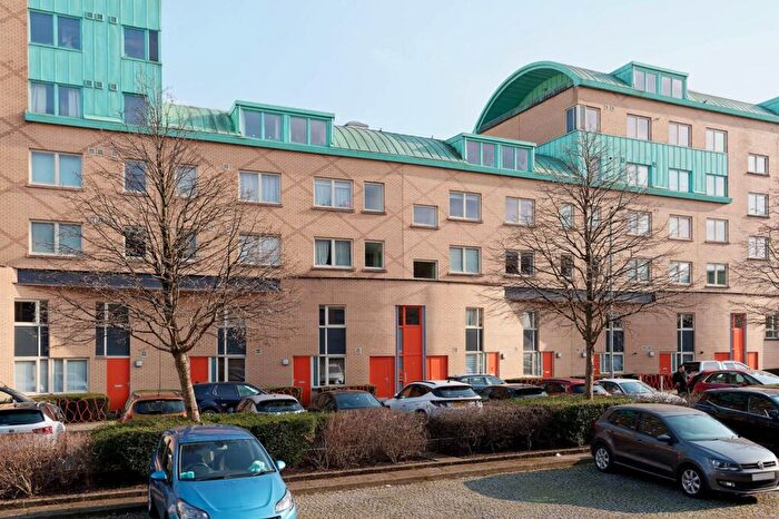 3 Bedroom Flat For Sale In /, Queen Elizabeth Gardens, New Gorbals, Glasgow, G5