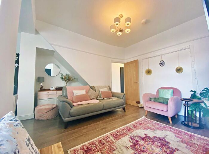 4 Bedroom Property To Rent In Lisvane Street, Cathays, Cardiff, CF24