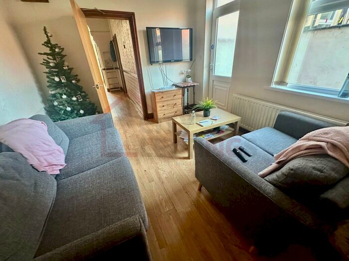 5 Bedroom Semi-Detached House To Rent In Noel Street, Forest Fields, NG7