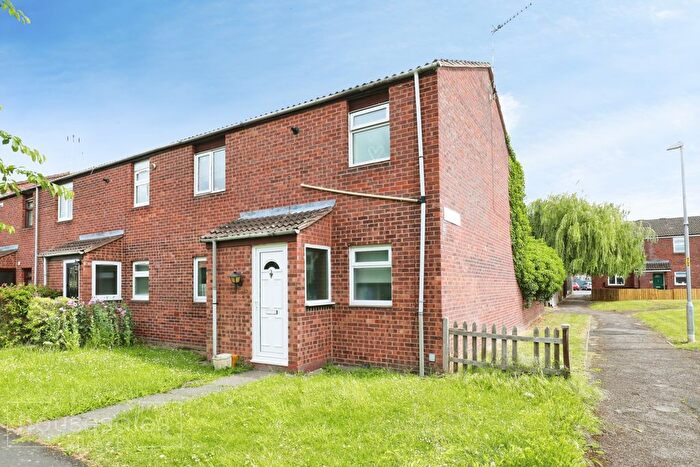 3 Bedroom End Terrace House For Sale In Burford Close, Worcester, WR4