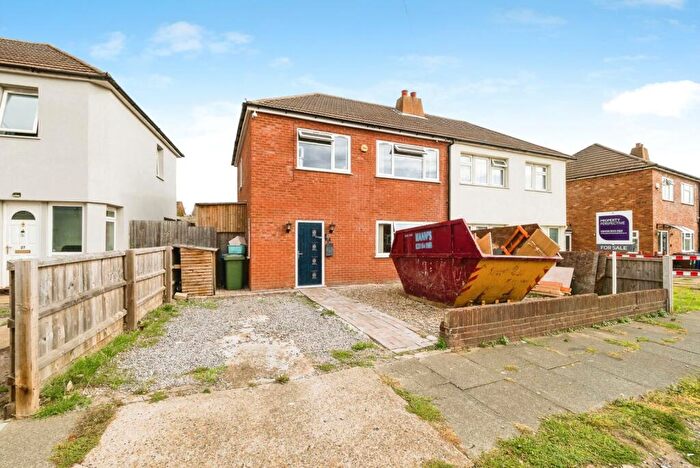 3 Bedroom Semi-Detached House For Sale In Kent View, Aveley, South Ockendon, Essex, RM15