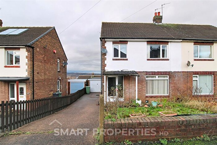 3 Bedroom Property To Rent In Garsdale Road, Huddersfield, HD4