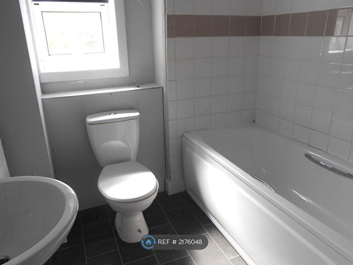1 Bedroom Flat To Rent In Newton Street, Catrine, Mauchline, KA5