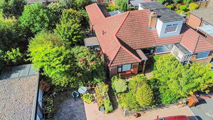 3 Bedroom Semi-Detached Bungalow For Sale In Burnham Grove, Wigan, WN2