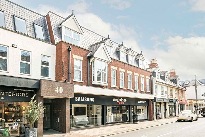 1 Bedroom Flat For Sale In Baker Street, Weybridge, KT13