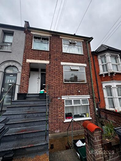 2 Bedroom Flat To Rent In Audrey Road, Ilford, Essex, IG1