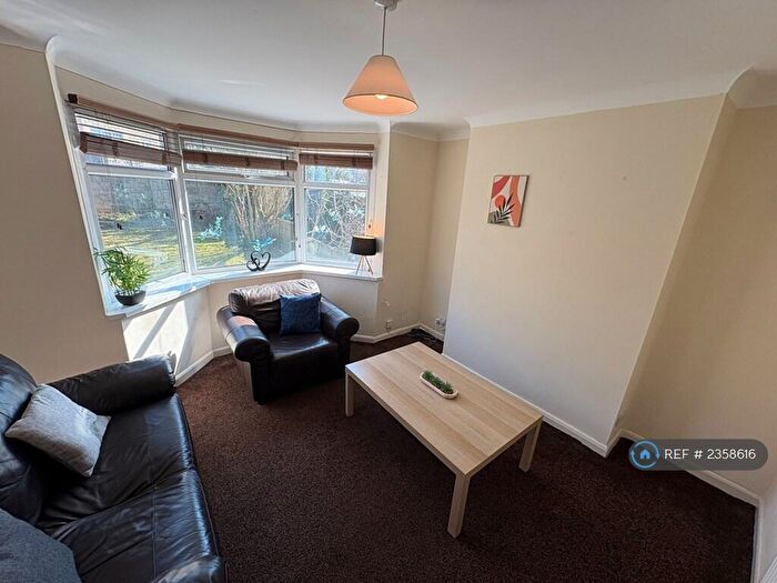 3 Bedroom Semi-Detached House To Rent In Burley Road, Leeds, LS4