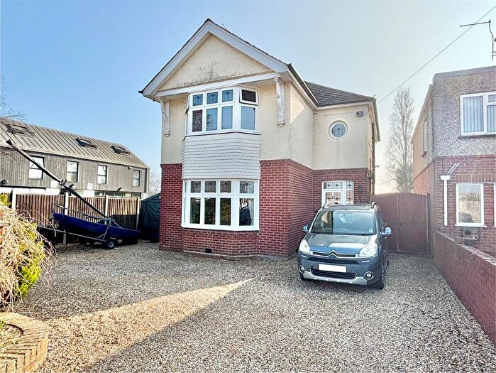 3 Bedroom Detached House For Sale In Ashmore Crescent, Poole, BH15