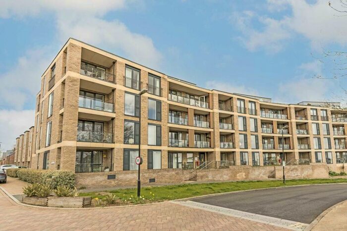 2 Bedroom Flat To Rent In Henry Darlot Drive, Finchley, NW7