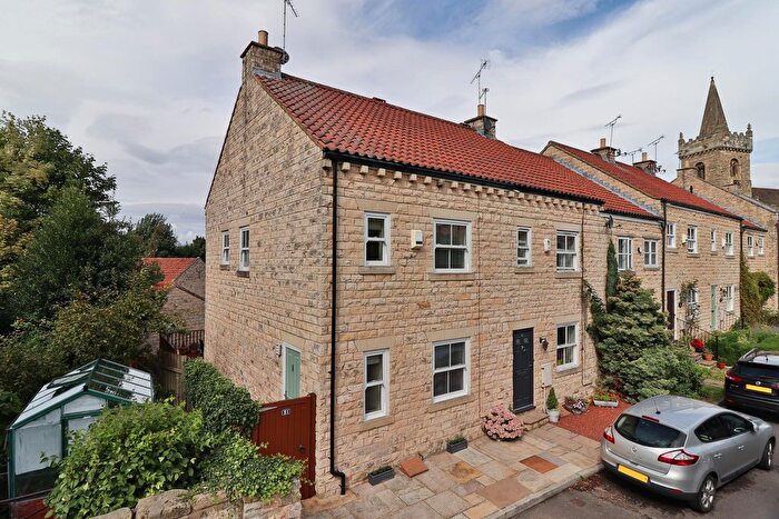 3 Bedroom End Of Terrace House For Sale In Low Way, Bramham, Wetherby, West Yorkshire, Uk, LS23
