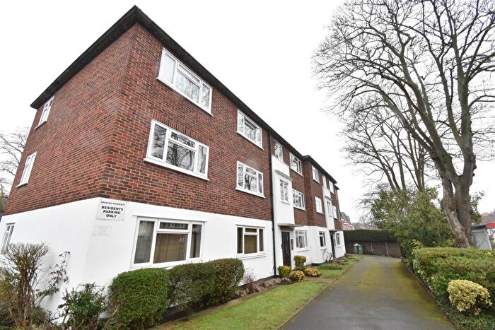 2 Bedroom Apartment To Rent In Park Road, Surbiton, KT5