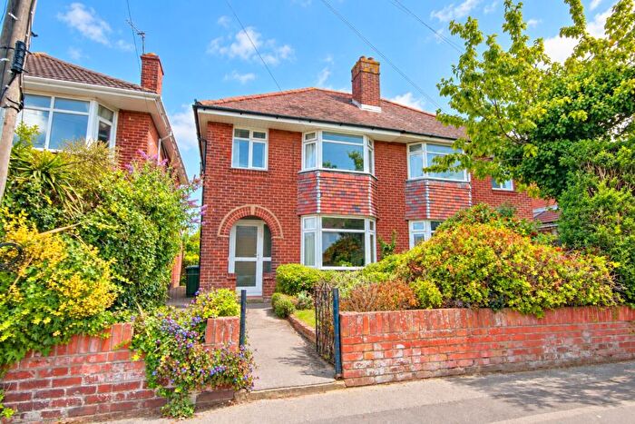 3 Bedroom Semi-Detached House For Sale In Bitterne! No Forward Chain! Substantial Plot! Garage With Inspection Pit!, SO19