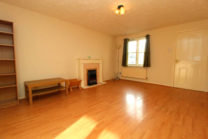 1 Bedroom Flat To Rent In Kings Chase, CM14