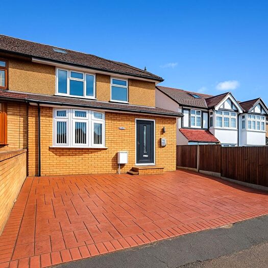 6 Bedroom Semi-detached House To Rent In West End Street, High Wycombe, HP11