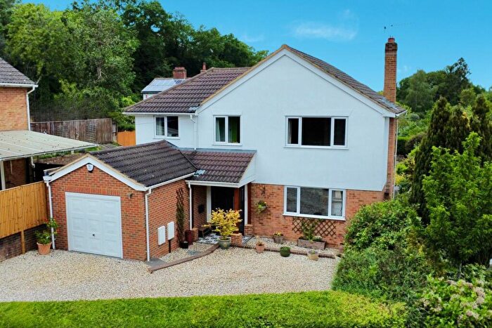 4 Bedroom Detached House For Sale In Trumpsgreen Road, Virginia Water, GU25