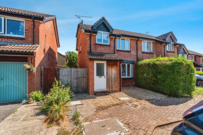3 Bedroom Semi-Detached House For Sale In Pipers Close, West Totton, Southampton, Hampshire, SO40